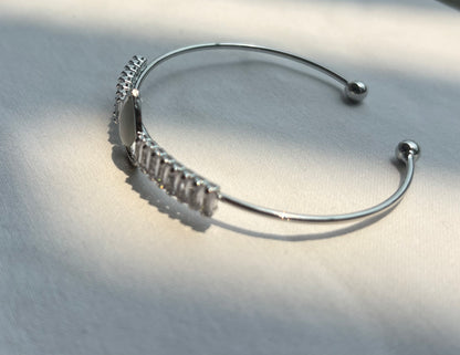Teardrop silver cuff Bracelet