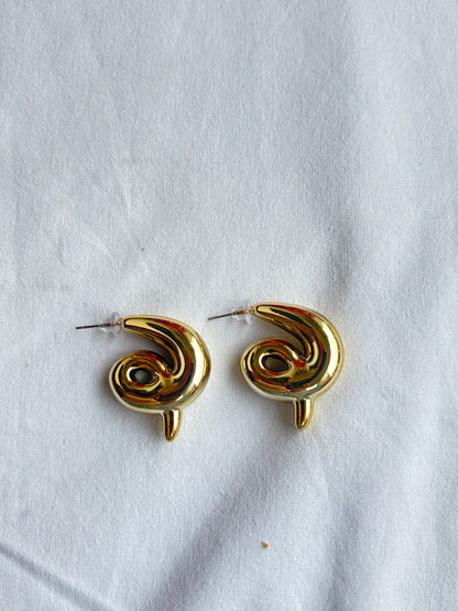 Twist Gold Earring
