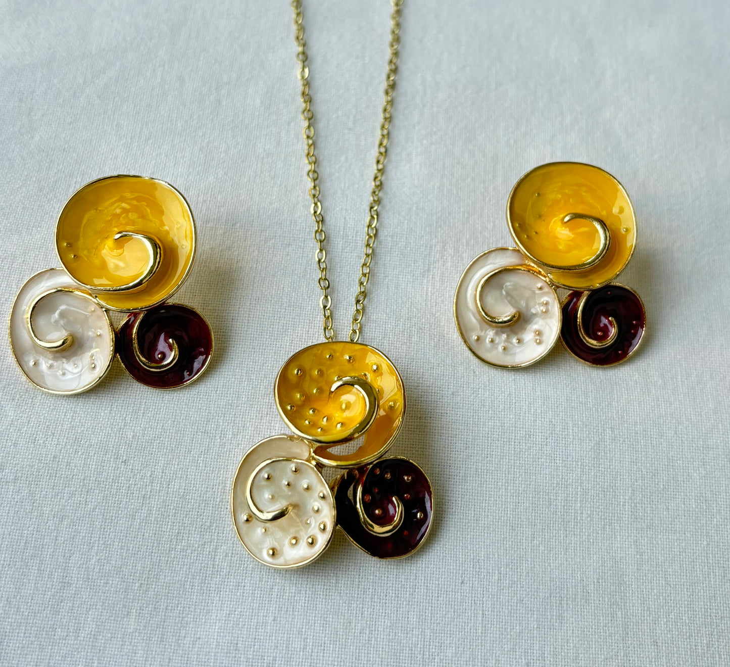 Multicolor Spiral Charm Set